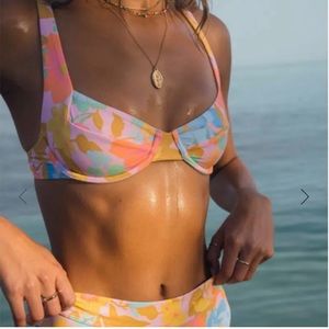 Billabong Pick Me Up Underwire bikini top new - large